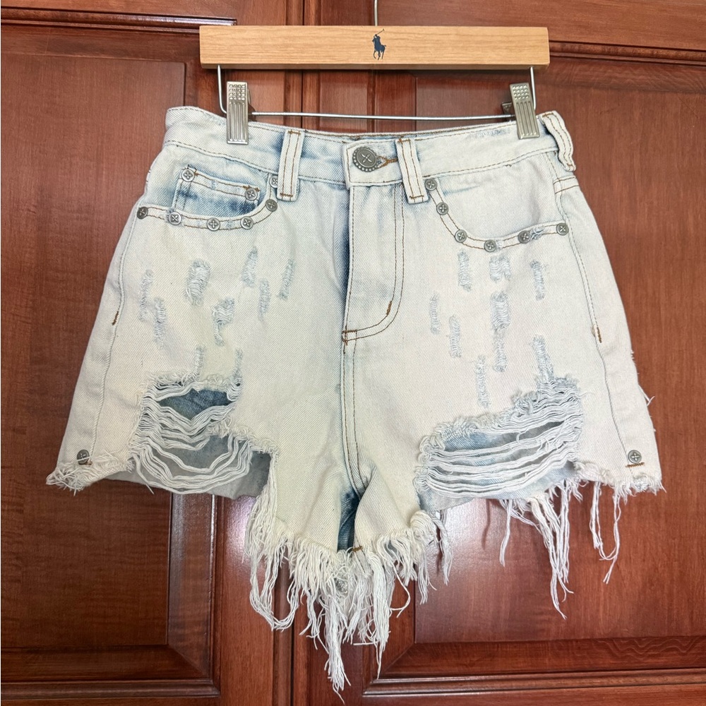 SMFK WILD TARPAN WHITE SNOWFLAKE Shorts